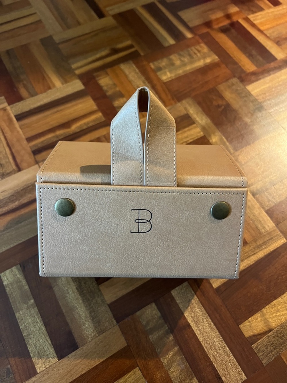 NWOT - Faux Tan Leather Sunglass Travel Case with Top Handle